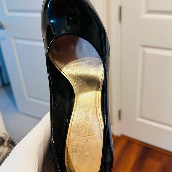 Vince Camito Elegant Black Patent Leather Heels. - Picture 11 of 13